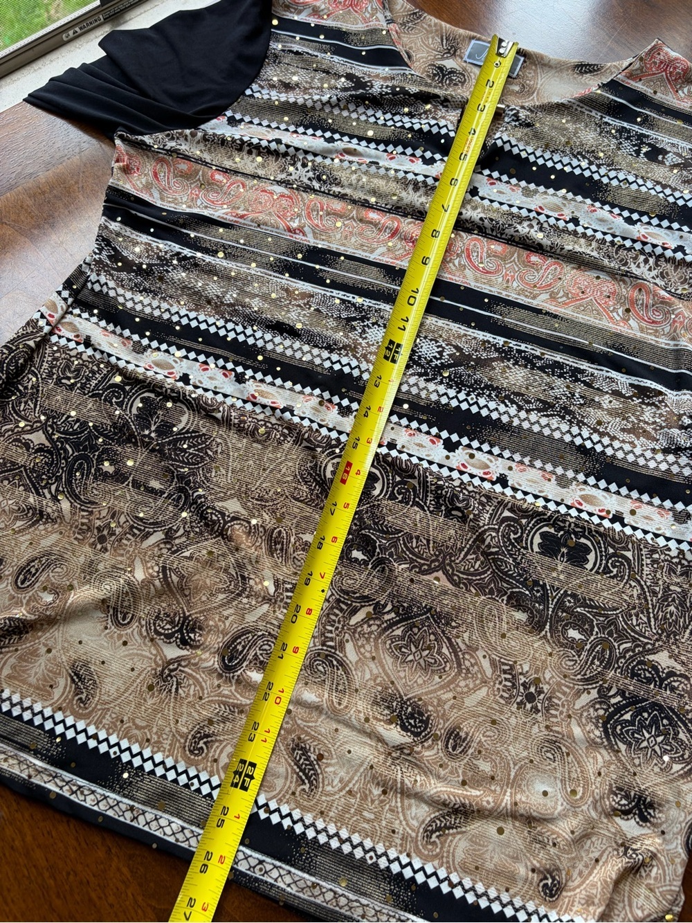 JM Collection | Black Metallic Paisley Keyhole Top - Picture 9 of 9